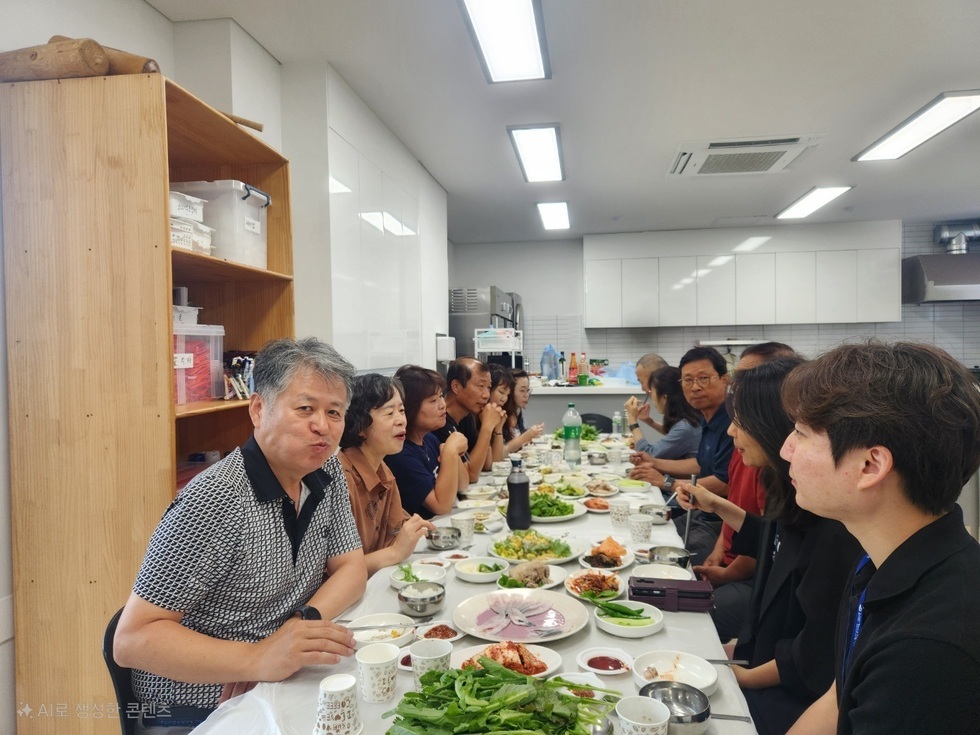 6-1 여수시, ‘2025년 전남에서 살아보기’ 1기 퇴소식 성료.JPG