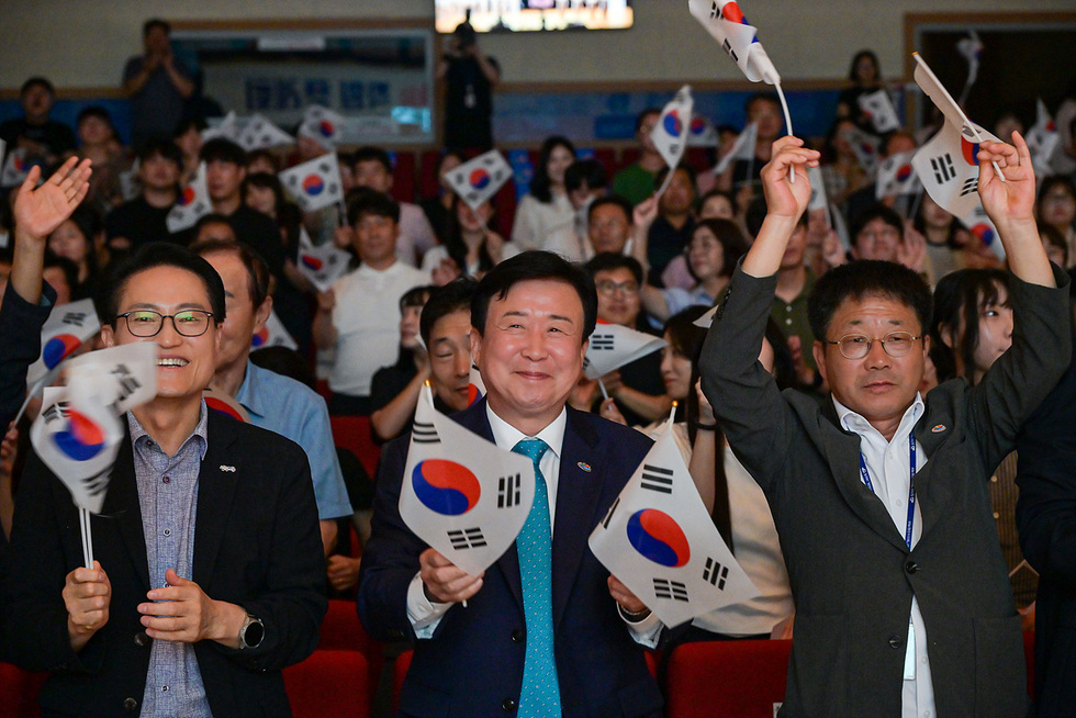 4-2 여수시, 직원 정례회서 뮤지컬 ‘코레아 우라’ 공연…광복절 의미 되새겨.jpg